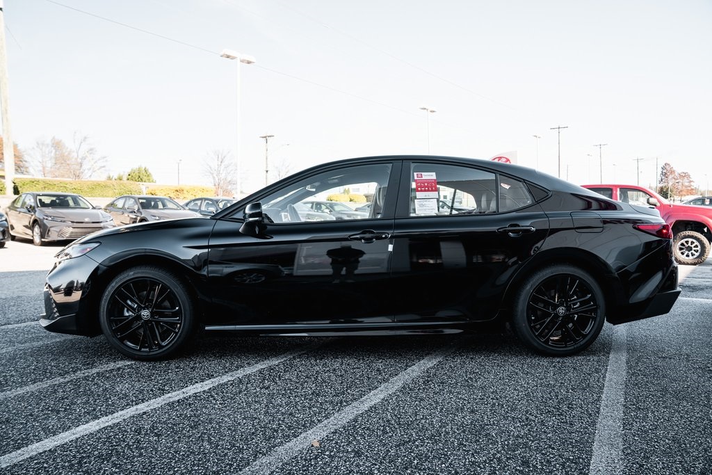 2026 Toyota Camry SE photo 4