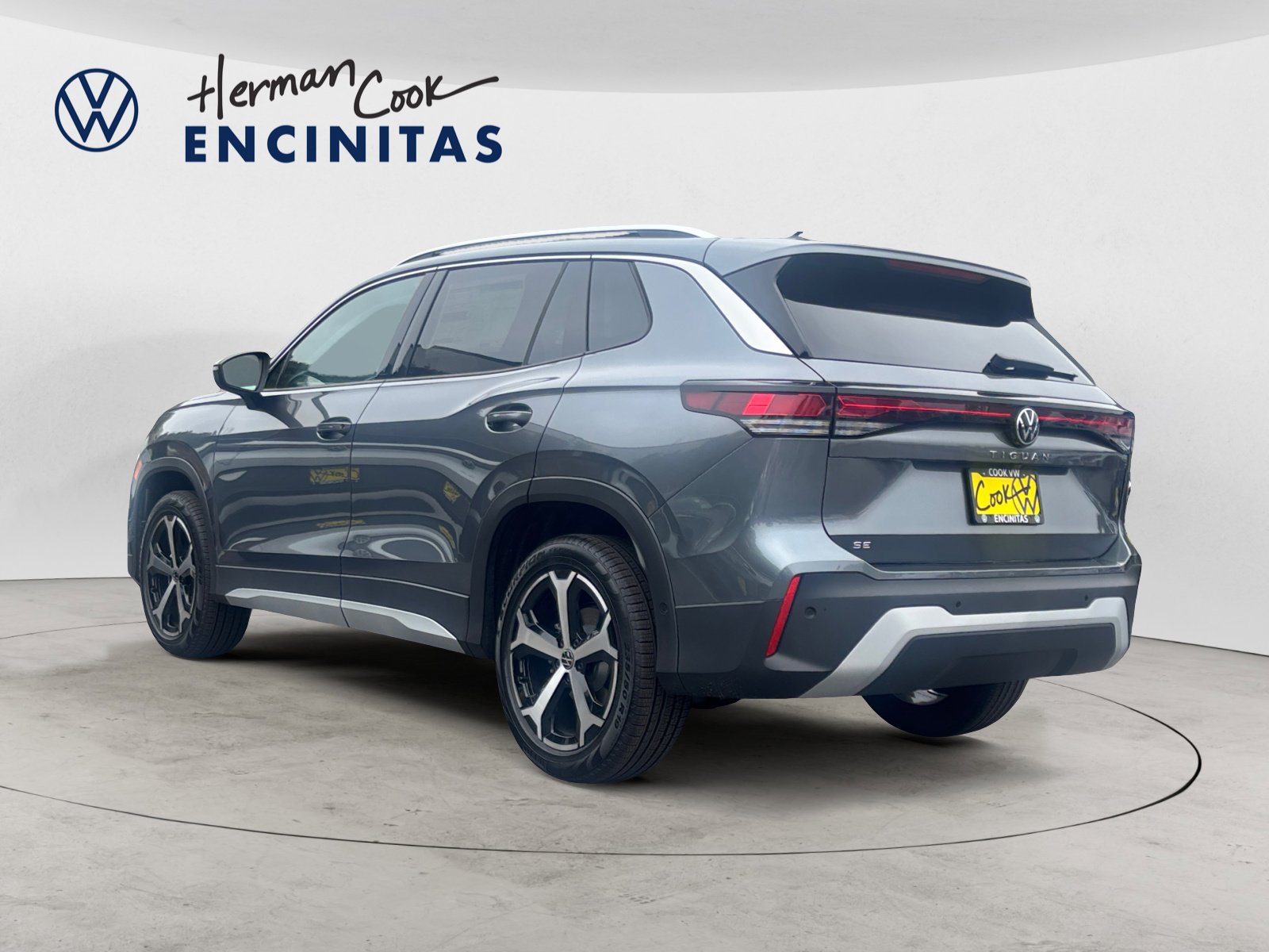 2026 Volkswagen Tiguan SE photo 3
