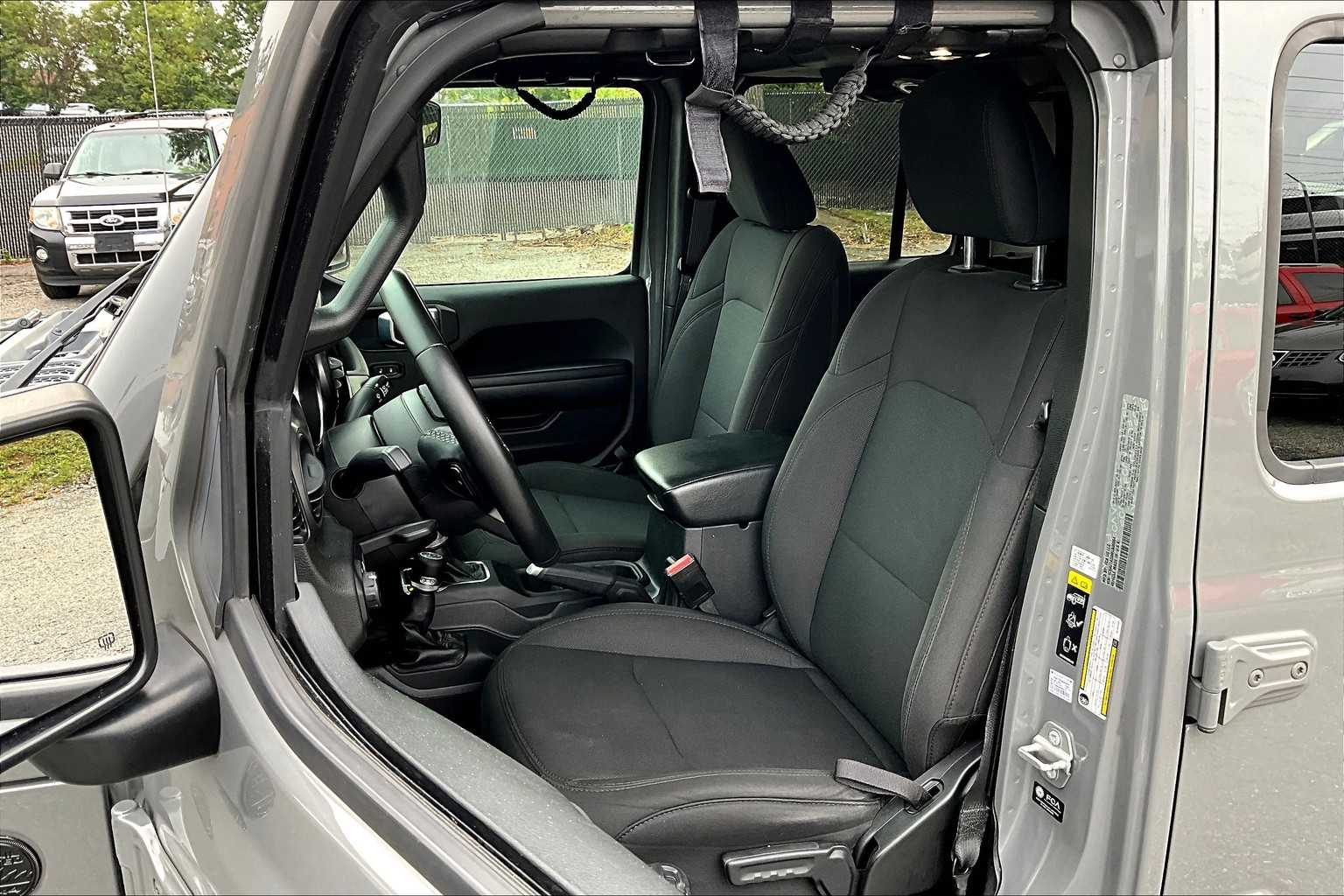 2021 Jeep Gladiator Willys photo 7