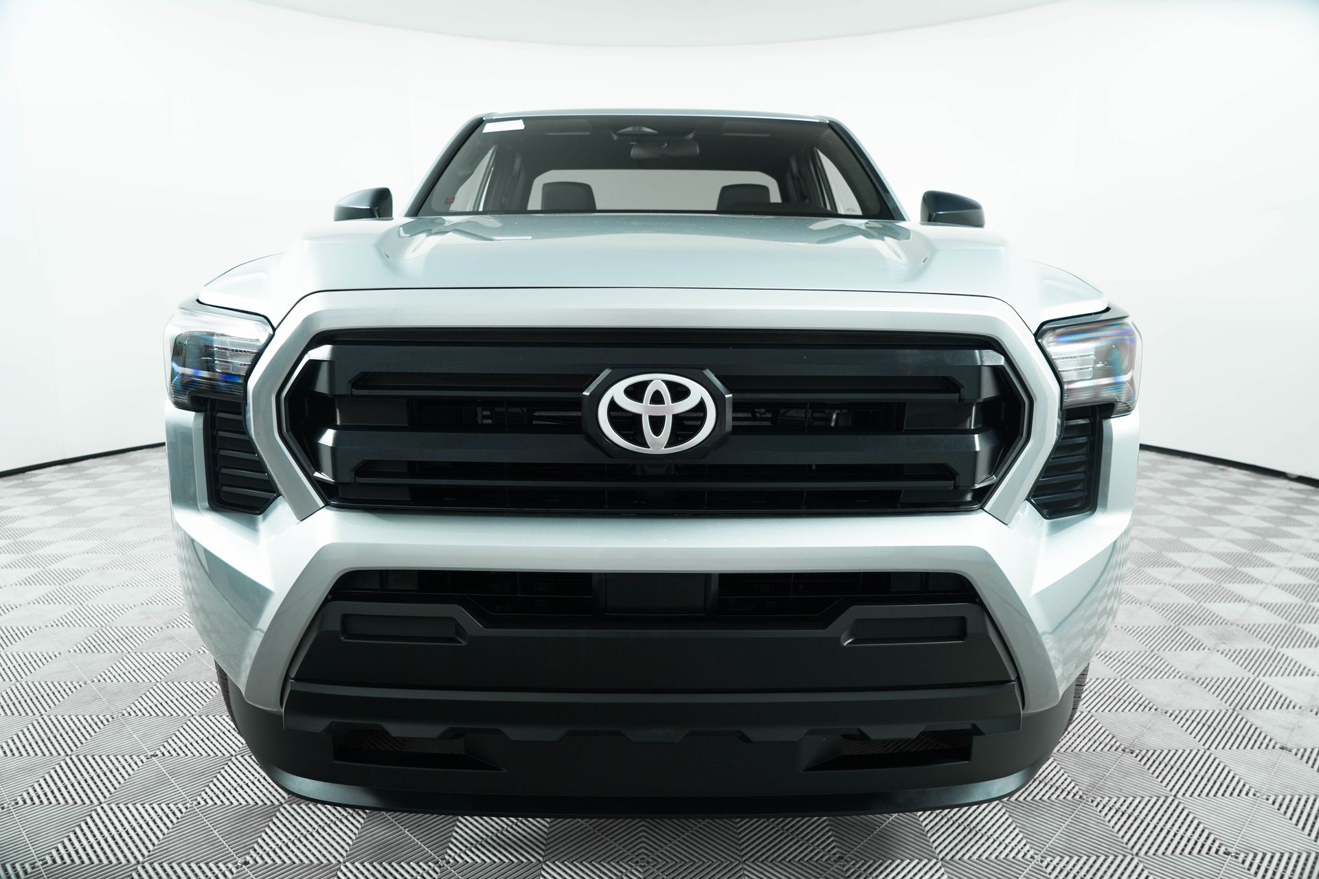 2025 Toyota Tacoma SR 4x4 photo 2