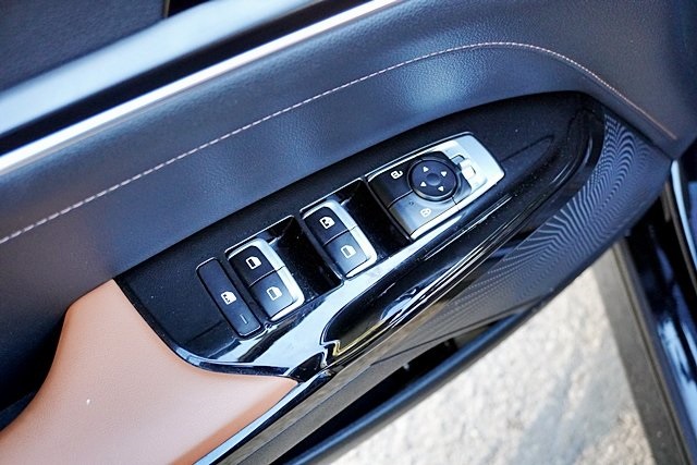 Used 2024 Black Kia GT image 22