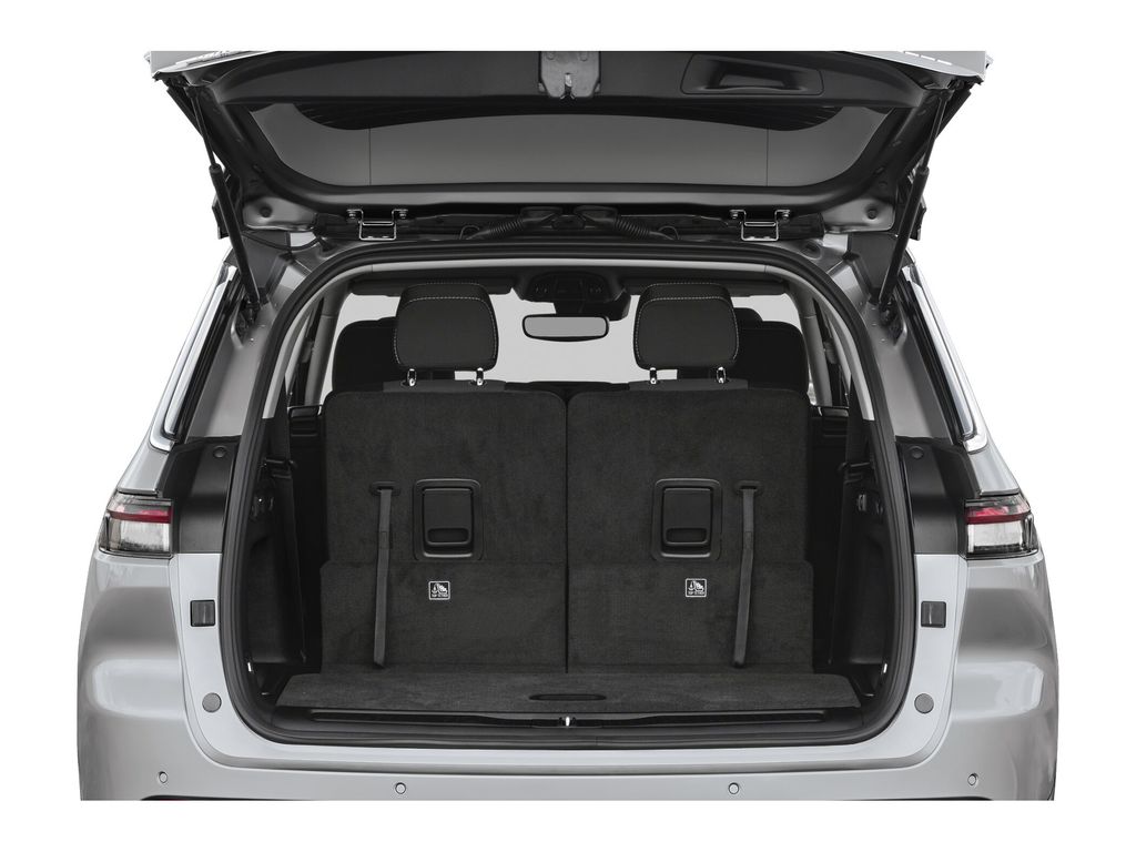 2025 Jeep Grand Cherokee Limited photo 4