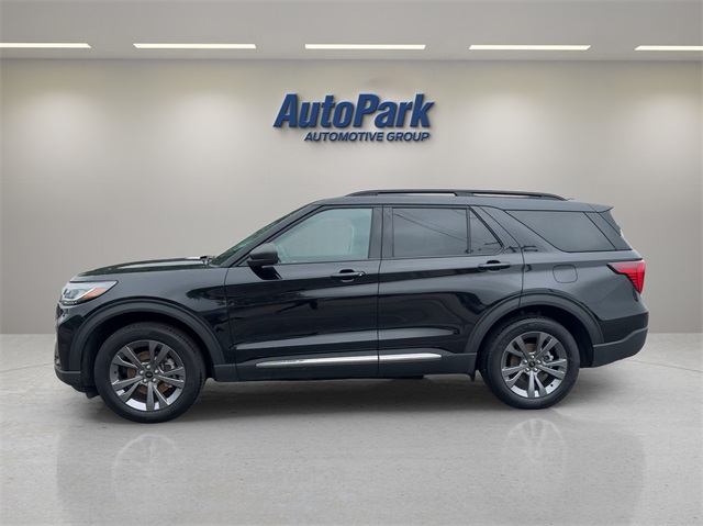 2025 Ford Explorer photo 3