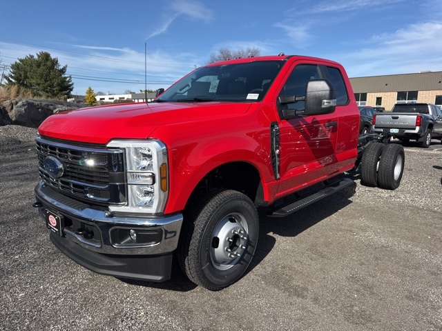 2024 Ford F-350 XL photo 2