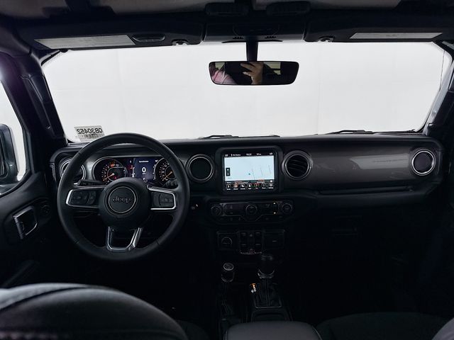 2023 Jeep Wrangler Sahara photo 21