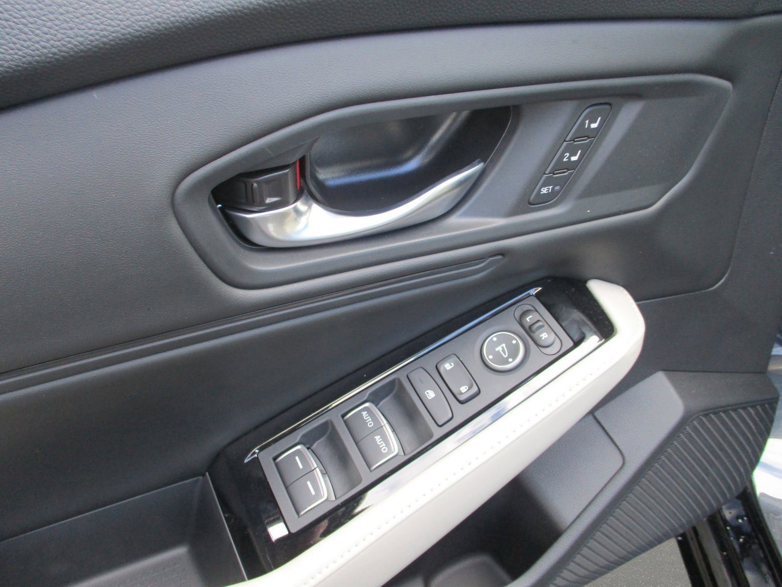 2025 Honda Accord Hybrid Touring photo 20
