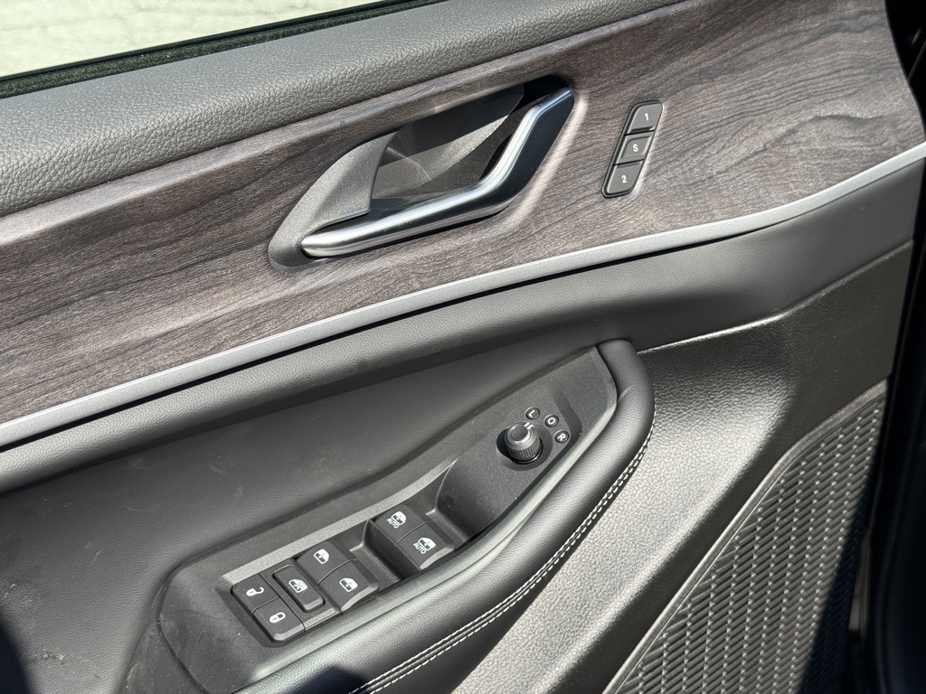 2025 Jeep Grand Cherokee Limited photo 10