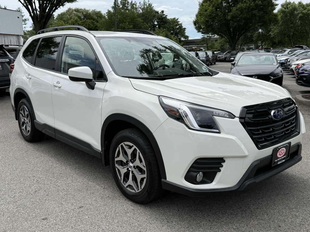 2023 Subaru Forester Premium photo 3