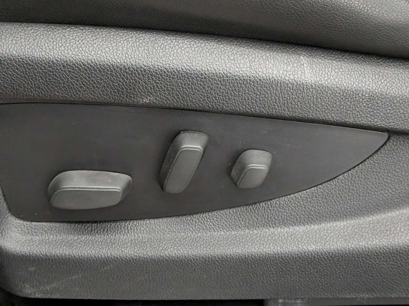 2014 Chevrolet Silverado 1500 LTZ photo 16