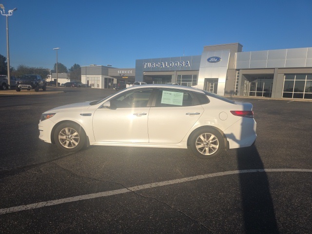 2016 Kia Optima LX photo 4