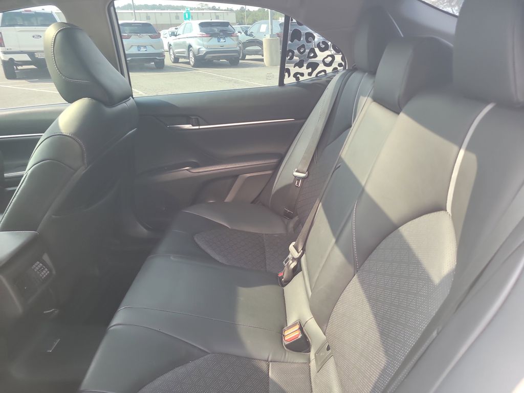 2019 Toyota Camry XSE photo 21