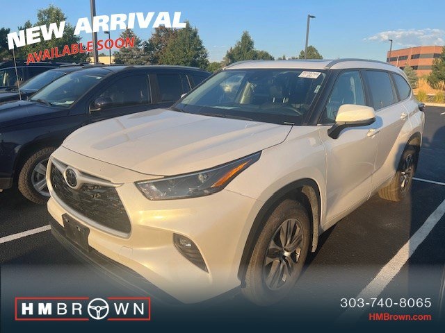 2024 Toyota Highlander XLE photo 2