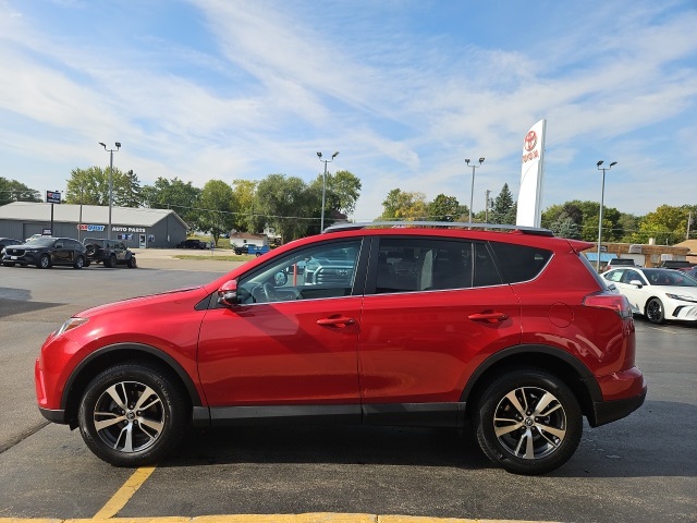 2017 Toyota RAV4 XLE photo 5