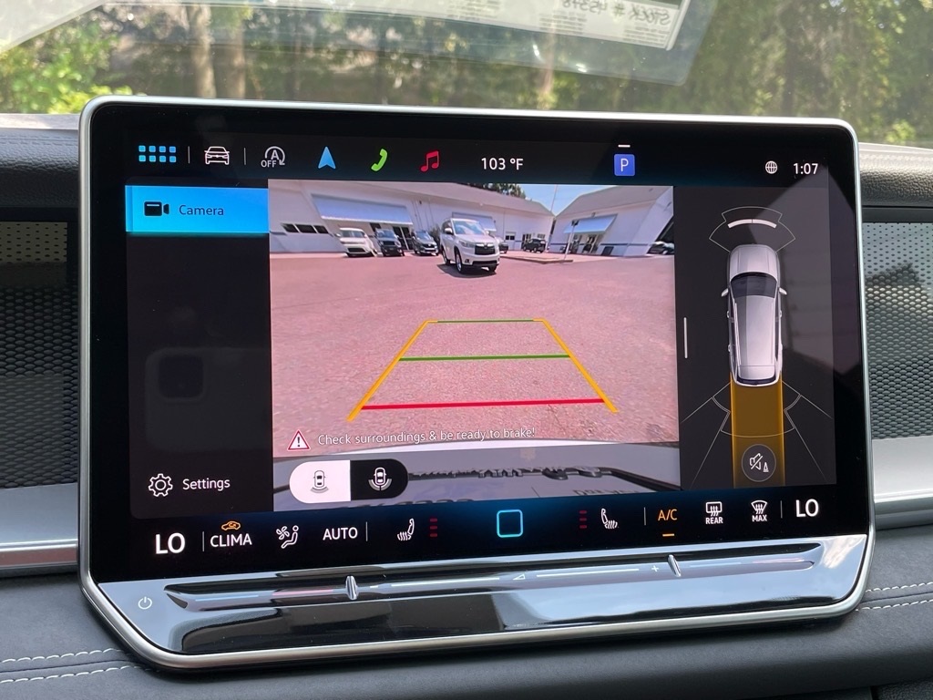 2025 Volkswagen Tiguan SE photo 14