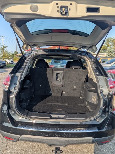 2016 Nissan Rogue SV photo 11