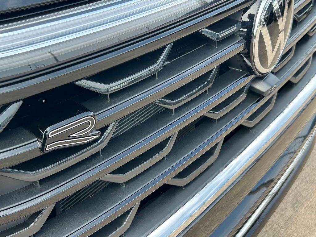 2025 Volkswagen Atlas SEL Premium R-Line photo 18