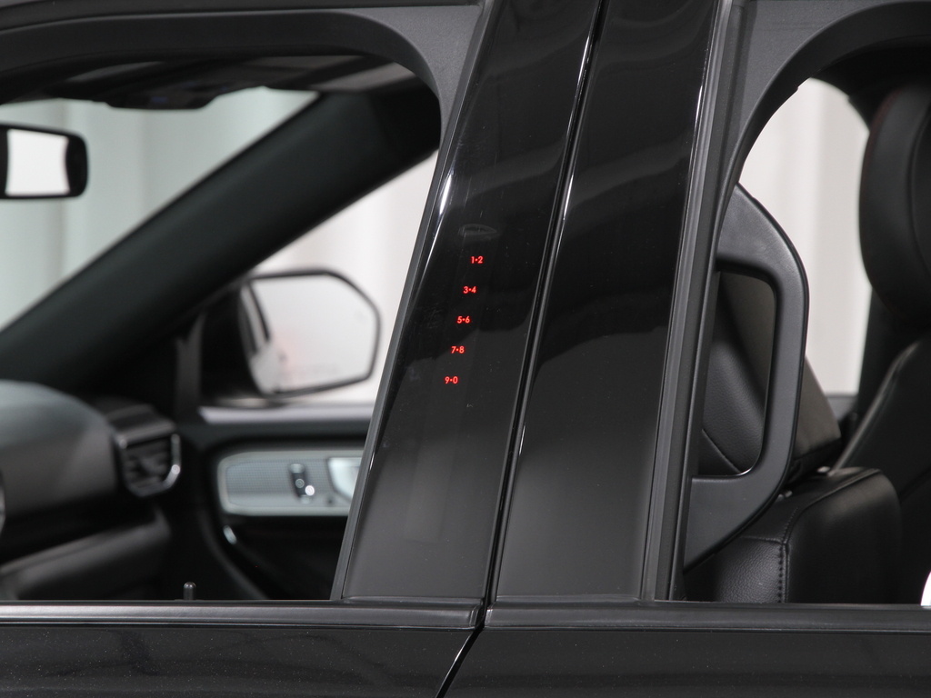 2023 Ford Explorer ST-Line photo 3