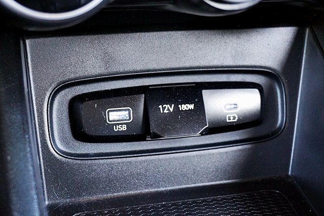 Used 2023 Silver Hyundai SE image 27