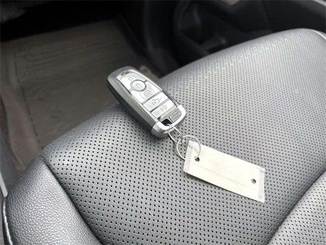 Used 2022 Gray Metallic Ford Lariat image 30