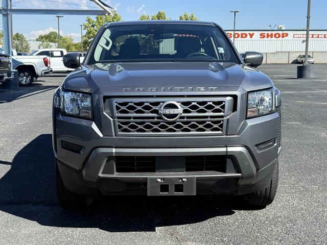 2024 Nissan Frontier SV photo 3