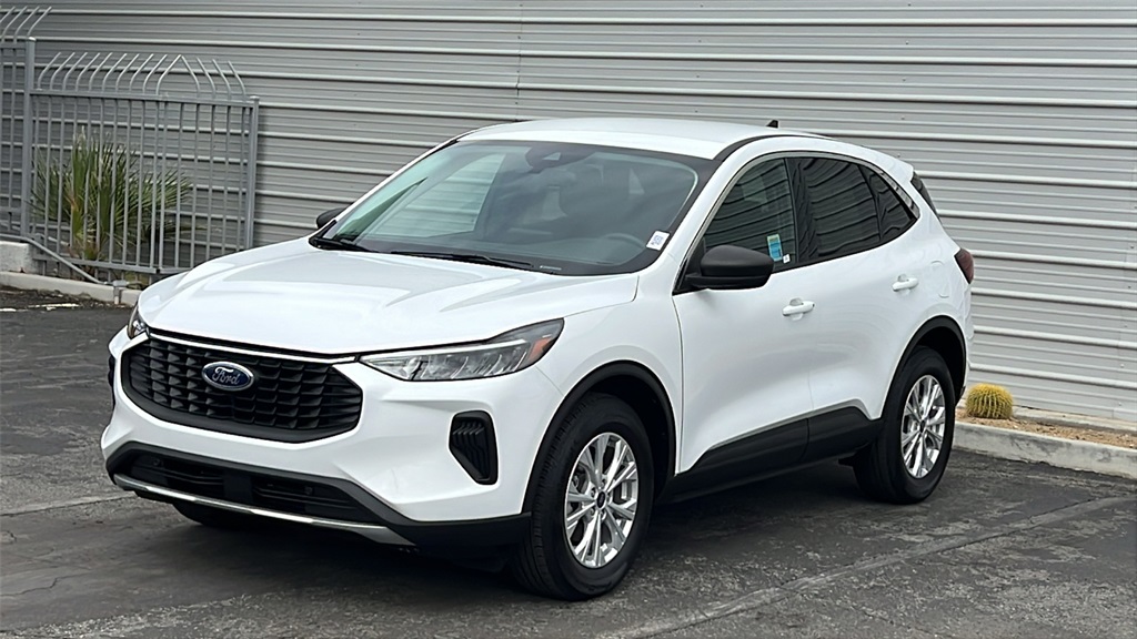 2023 Ford Escape Active photo 2