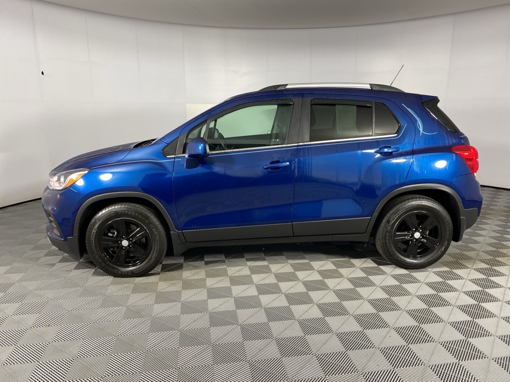 2019 Chevrolet Trax LT photo 2