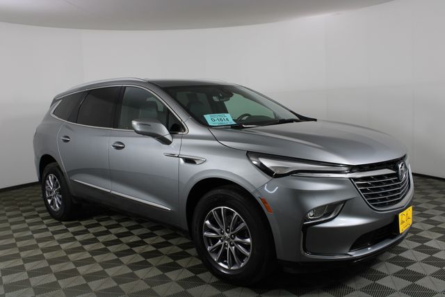 2023 Buick Enclave Essence's photo