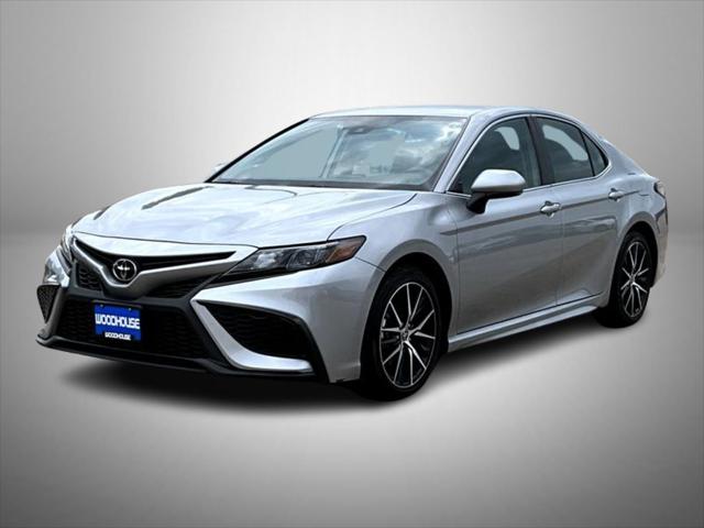 2024 Toyota Camry SE's photo