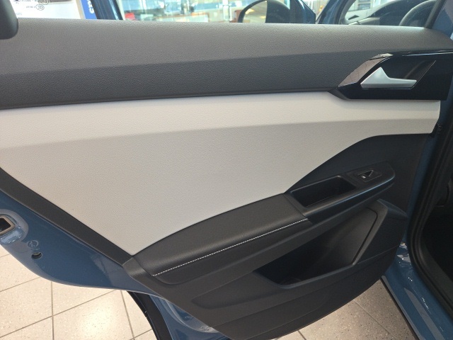 2025 Volkswagen Taos S photo 10