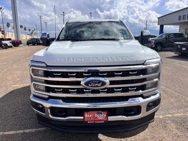 2026 Ford F-250 Lariat photo 2