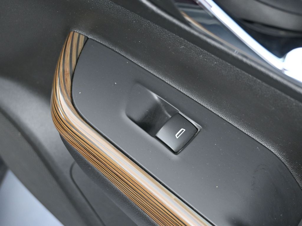 2017 Gmc Acadia SLE photo 39