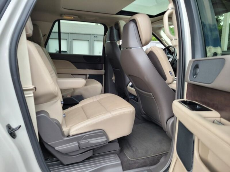 2024 Lincoln Navigator L Reserve photo 12