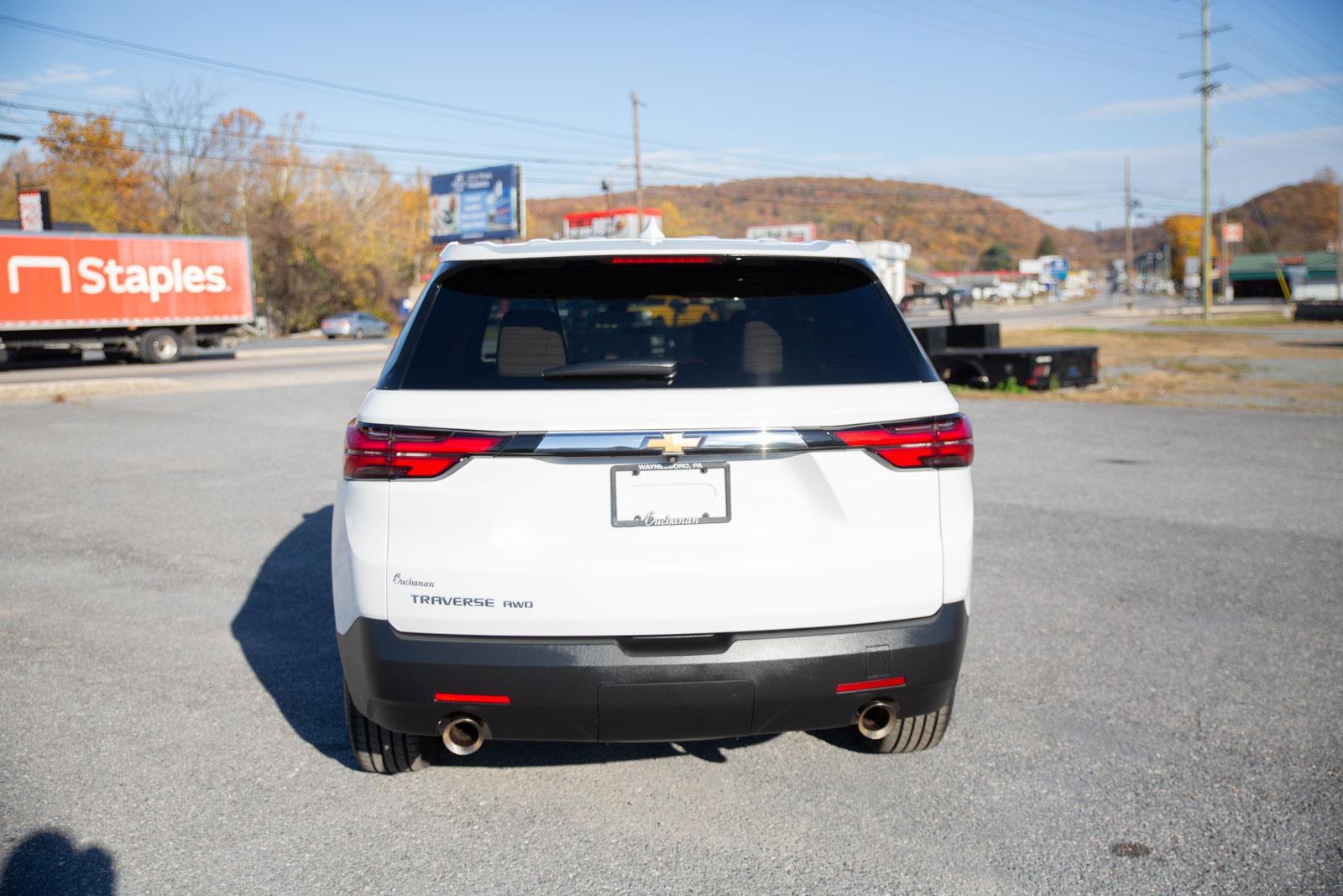 2023 Chevrolet Traverse LS photo 4