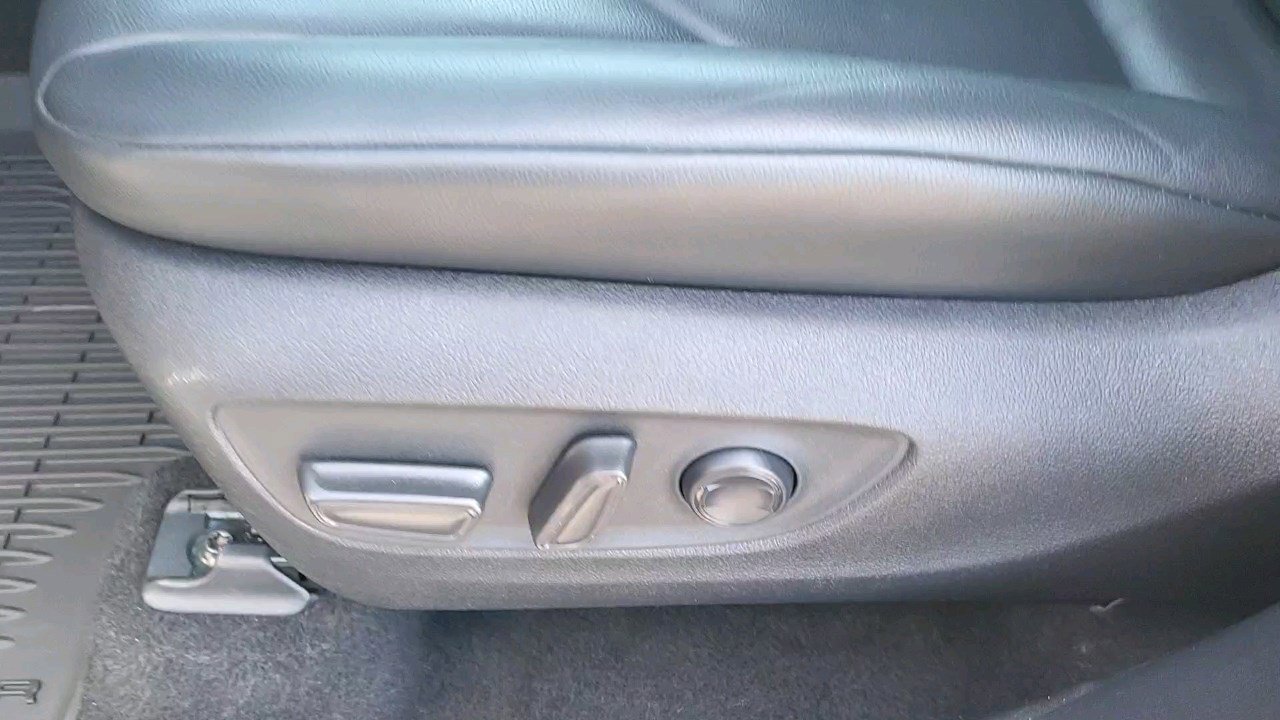 2024 Toyota Highlander XLE photo 10