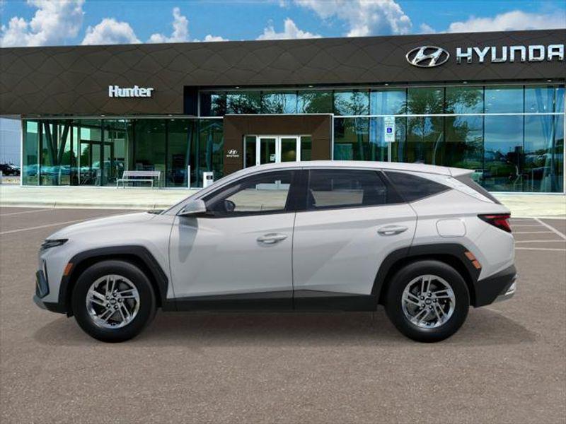 2026 Hyundai Tucson SE photo 2