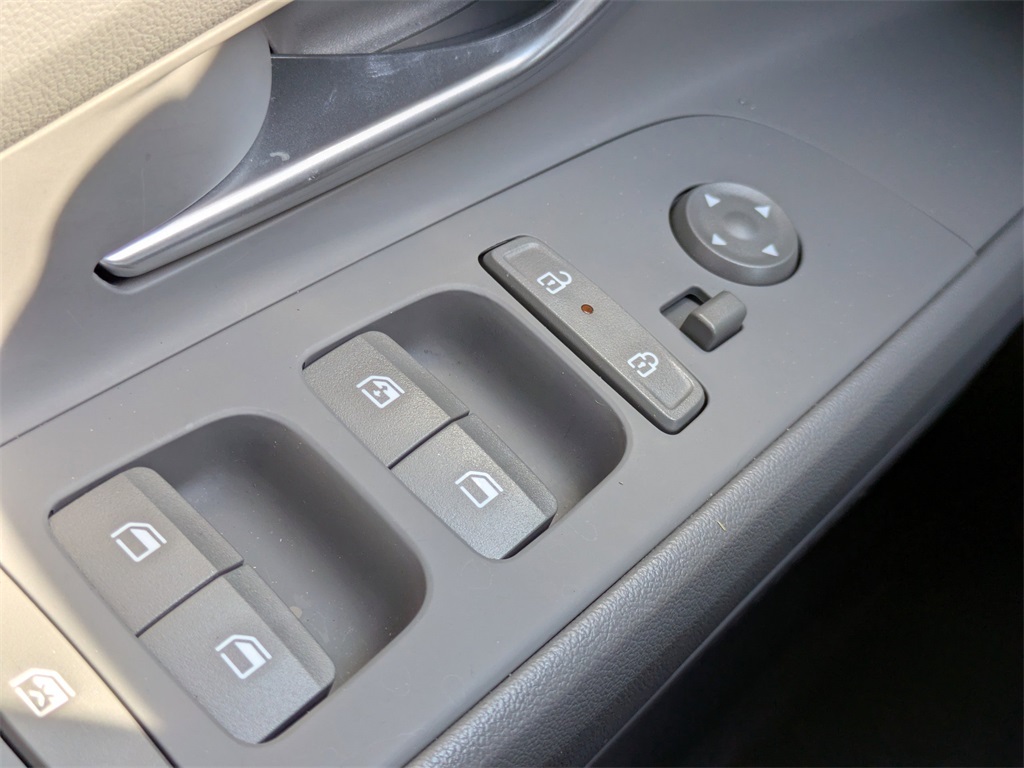 2024 Hyundai Elantra SEL Convenience photo 21