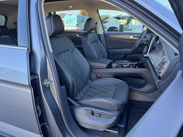 2024 Volkswagen Atlas SEL Premium R-Line photo 25