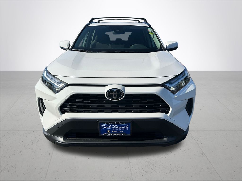 2025 Toyota RAV4 Hybrid XLE photo 3