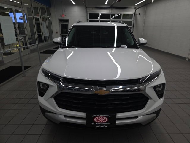 2025 Chevrolet Trailblazer LT photo 2