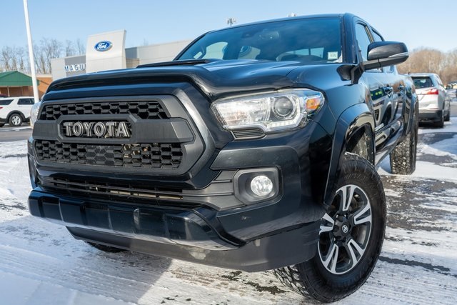 2019 Toyota Tacoma TRD Sport's photo