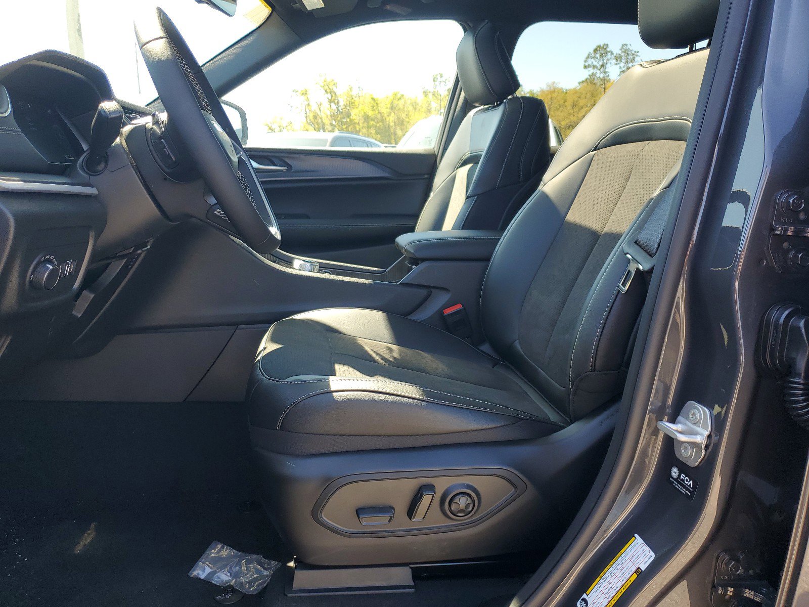 2025 Jeep Grand Cherokee Altitude X photo 11