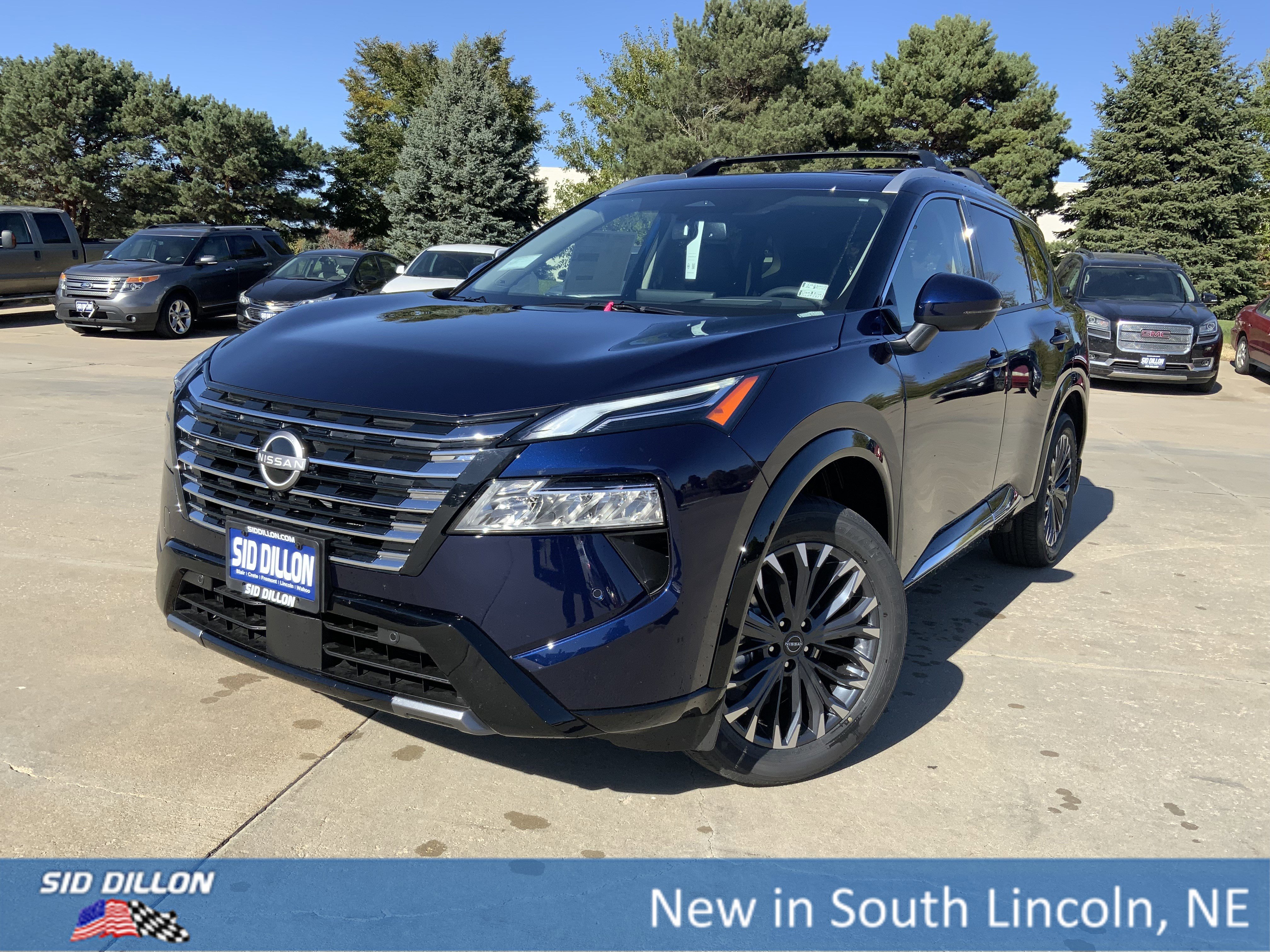 2026 Nissan Rogue Platinum's photo