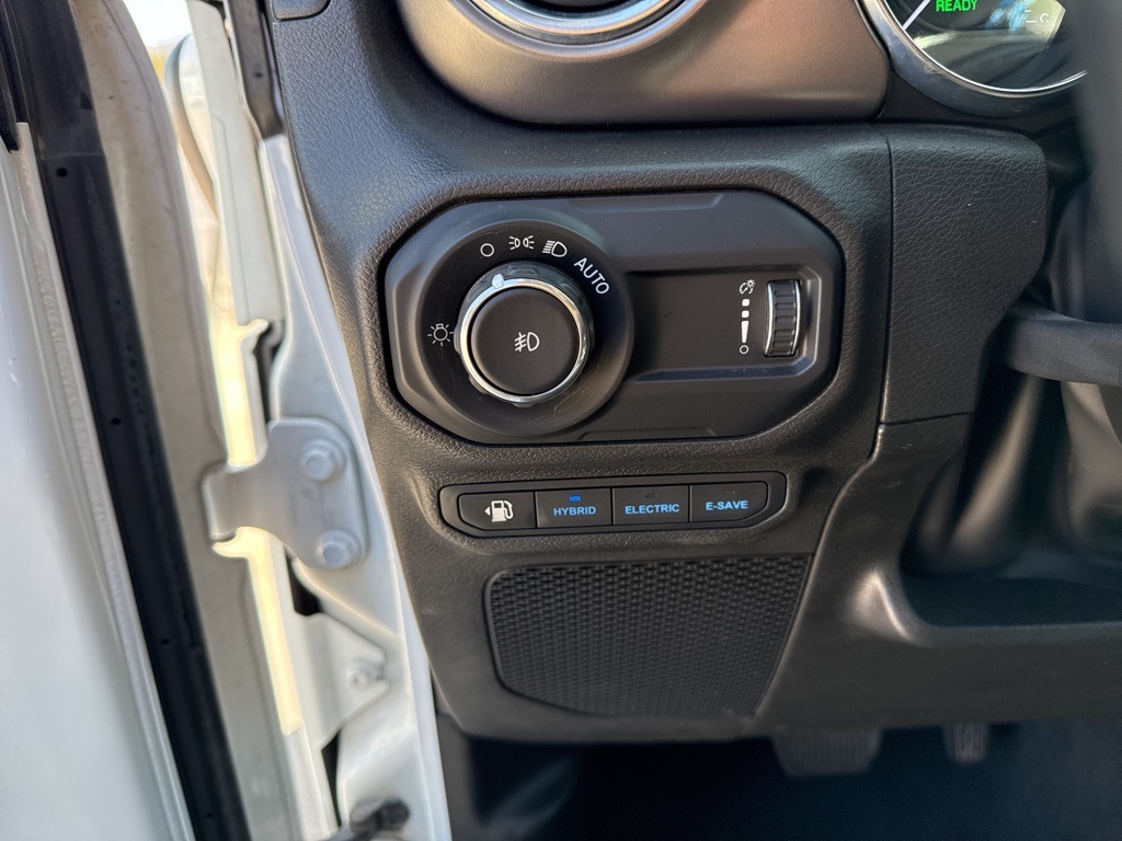 2023 Jeep Wrangler Rubicon 4xe photo 7