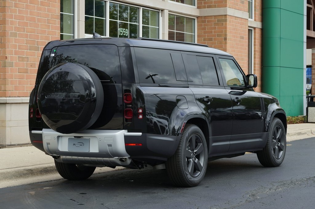 2025 LAND ROVER DEFENDER - Image 5