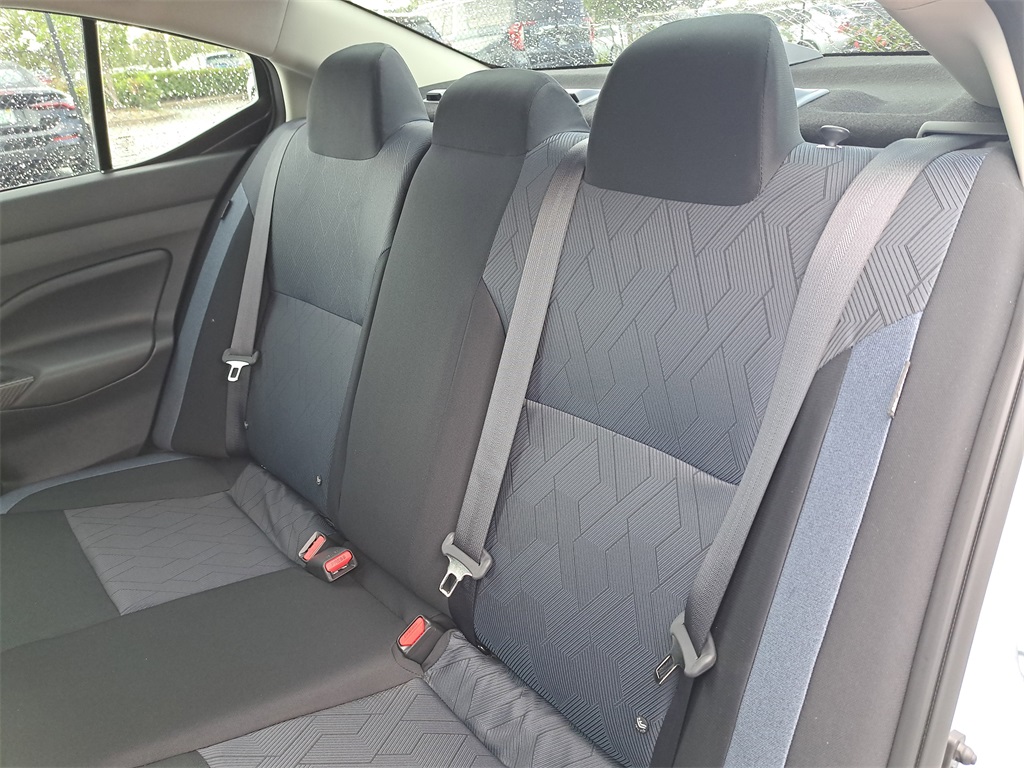 2025 Nissan Versa 1.6 SV photo 12