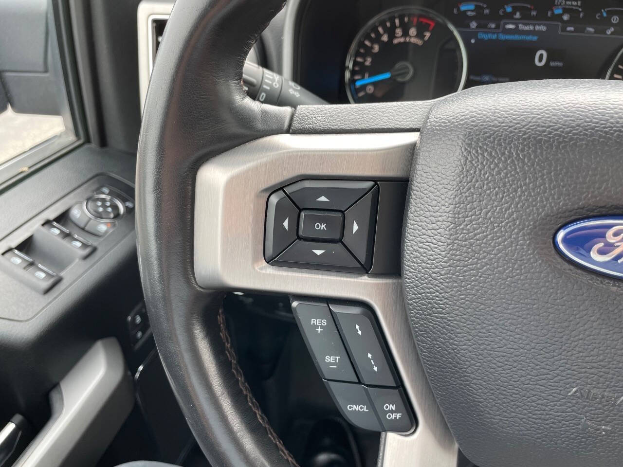 2019 Ford F-150 Platinum photo 12
