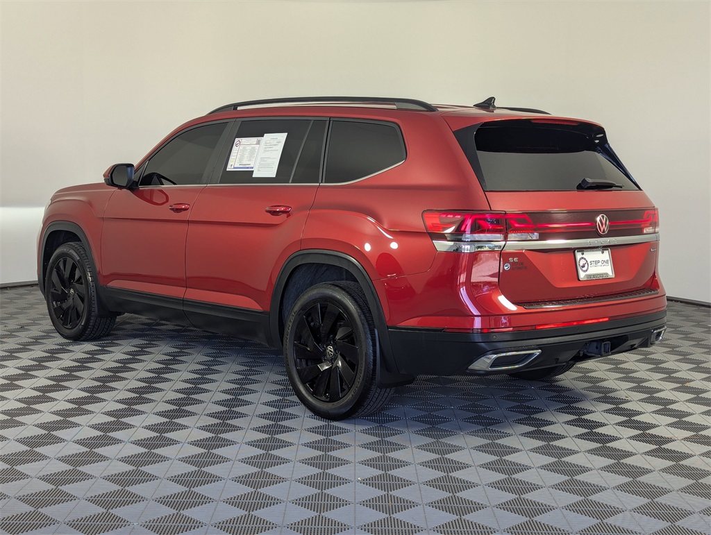 2024 Volkswagen Atlas SE Technology photo 2