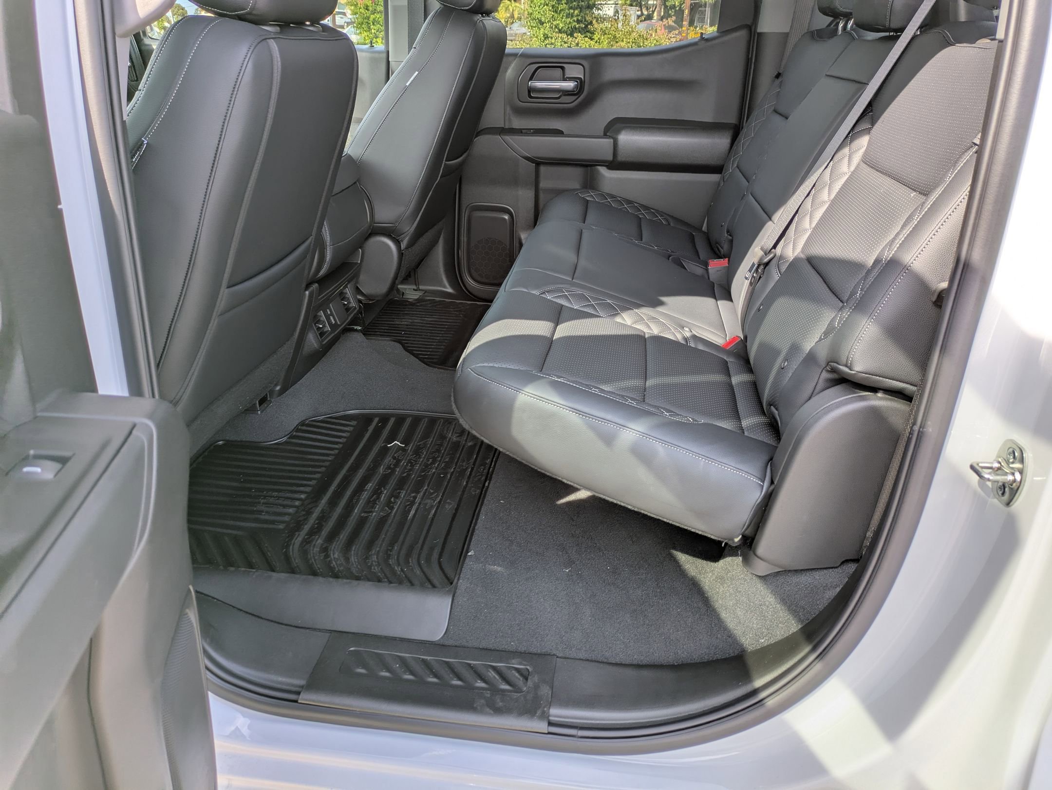 2025 Chevrolet Silverado 1500 Custom photo 13