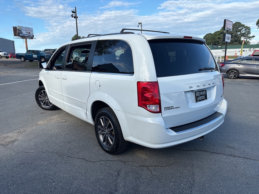 2017 Dodge Grand Caravan SXT photo 2