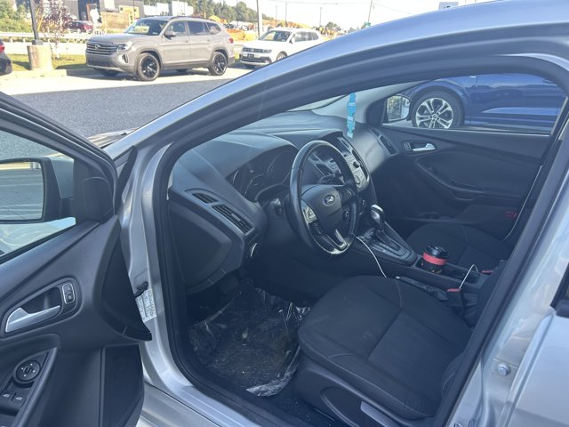 2015 Ford Focus SE photo 3